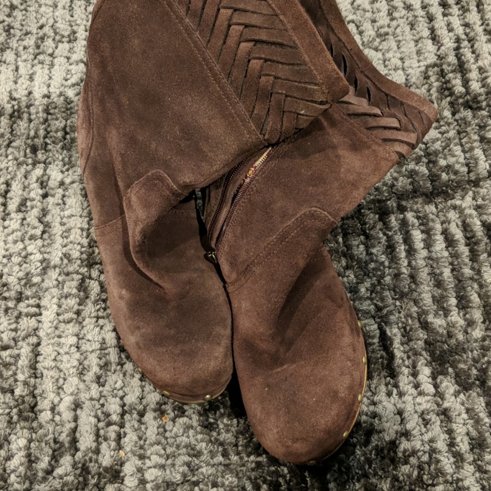 Ugg suede boots